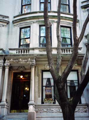 Exterior of Susan Eley Fine Art